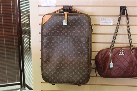 louis vuitton luggage uk